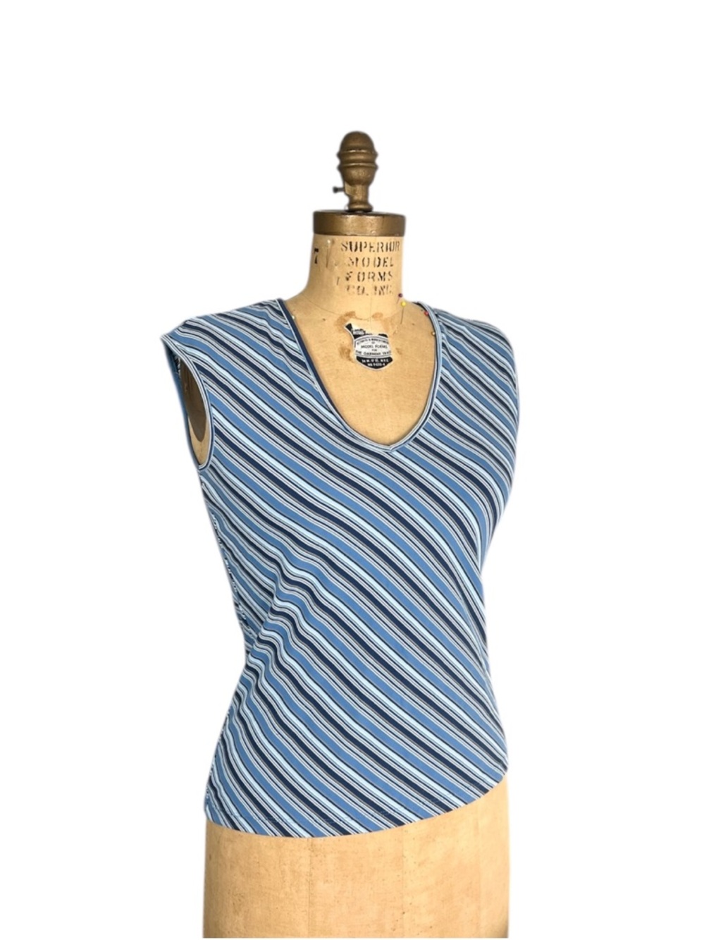 The Limited Vintage Y2K Blue Diagonal Striped V-Neck Short Sleeve Tee Shirt